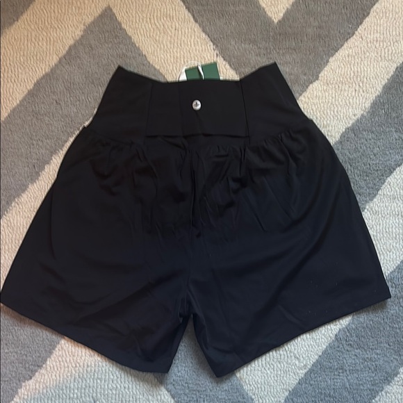 Halara Women's Shorts Set - Picture 5 of 7